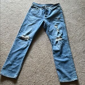 Levis straight leg distressed